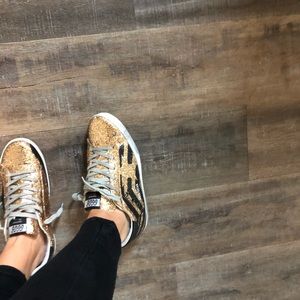 Golden Goose Superstars-Gold glitter flag. Size 40